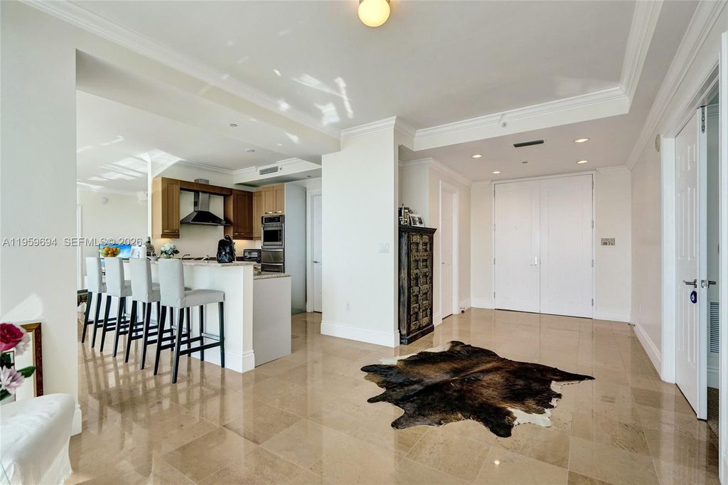 Image 8 of property listing at 1 N Fort Lauderdale Beach Blvd 1806, Fort Lauderdale, FL 33304