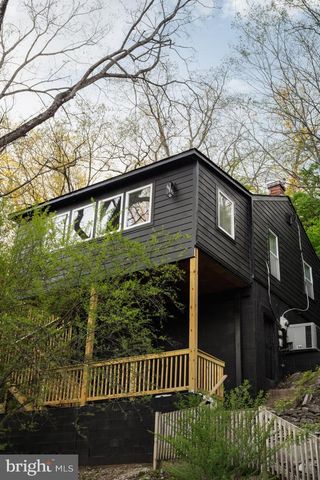 714 BENNYS BEACH RD, Front Royal, VA 22630