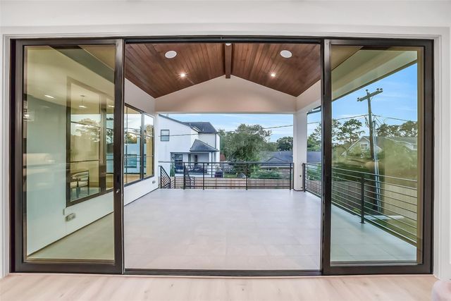 4927 Heatherglen Drive, Houston, TX 77096