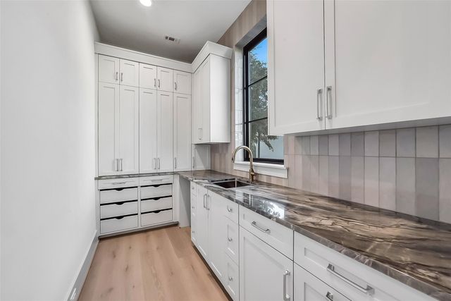 4927 Heatherglen Drive, Houston, TX 77096