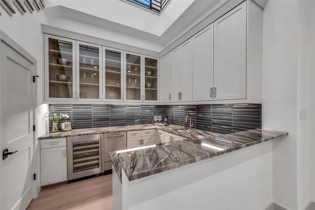 4927 Heatherglen Drive, Houston, TX 77096