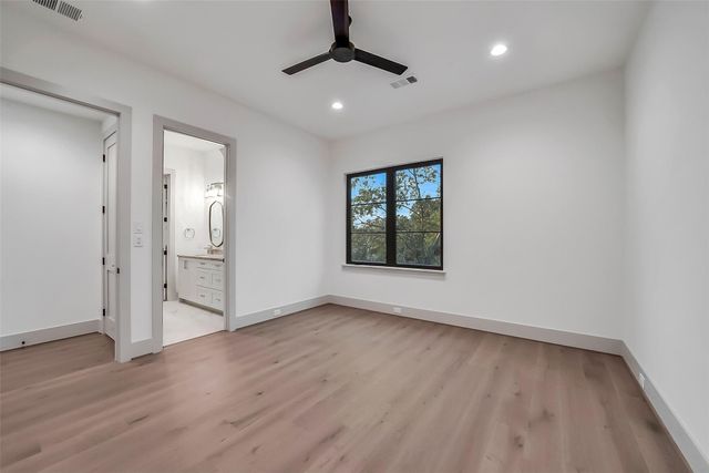 4927 Heatherglen Drive, Houston, TX 77096