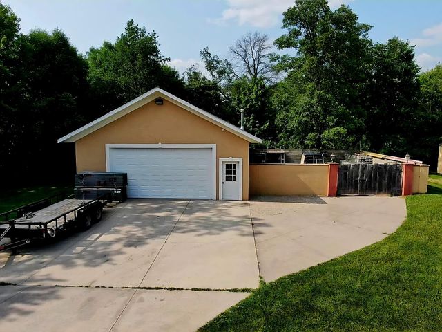 8245 W Beatrice Drive, Clear Lake, MN 55319
