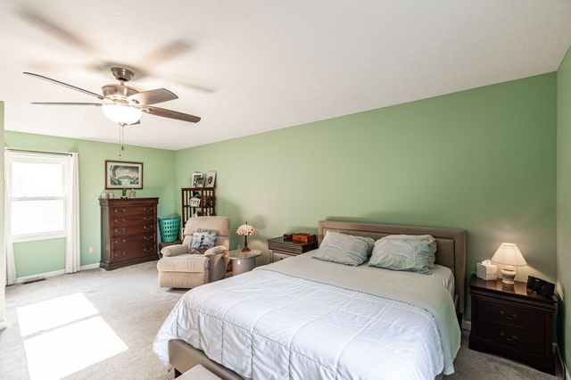 305 Paul Thompson Rd, Bethpage, TN 37022