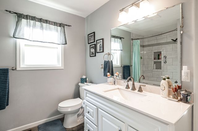 305 Paul Thompson Rd, Bethpage, TN 37022