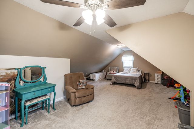 305 Paul Thompson Rd, Bethpage, TN 37022