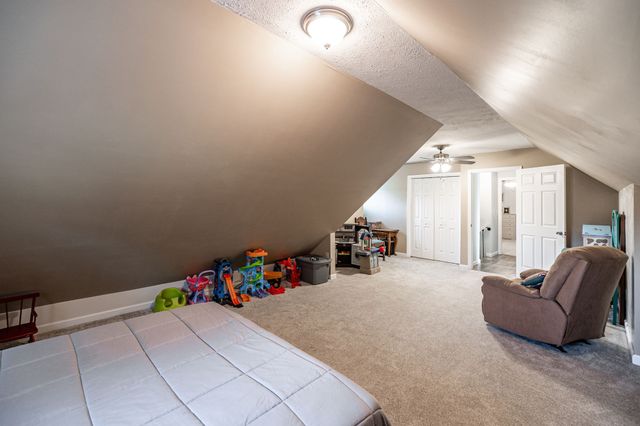 305 Paul Thompson Rd, Bethpage, TN 37022