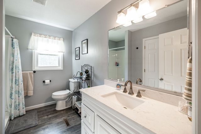 305 Paul Thompson Rd, Bethpage, TN 37022