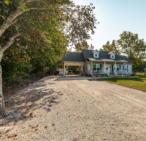 305 Paul Thompson Rd, Bethpage, TN 37022