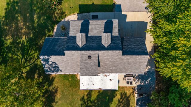 305 Paul Thompson Rd, Bethpage, TN 37022