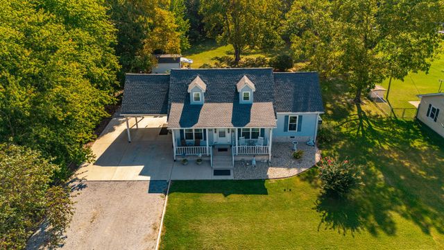 305 Paul Thompson Rd, Bethpage, TN 37022
