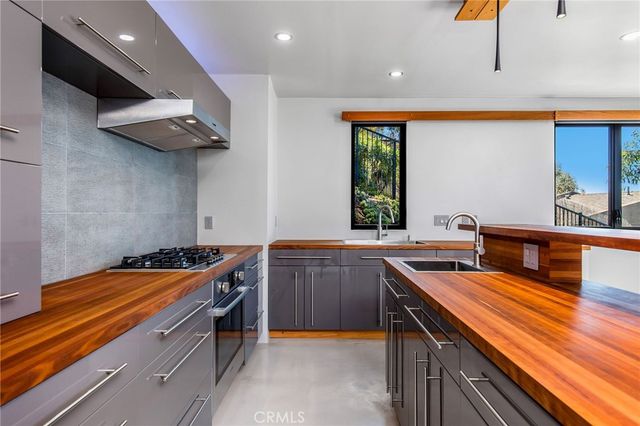 22315 3rd Avenue, Laguna Beach, CA 92651