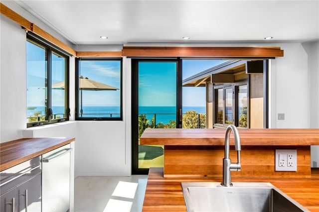 22315 3rd Avenue, Laguna Beach, CA 92651