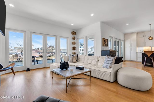 30 Wilkins Road, Toms River, NJ 08753