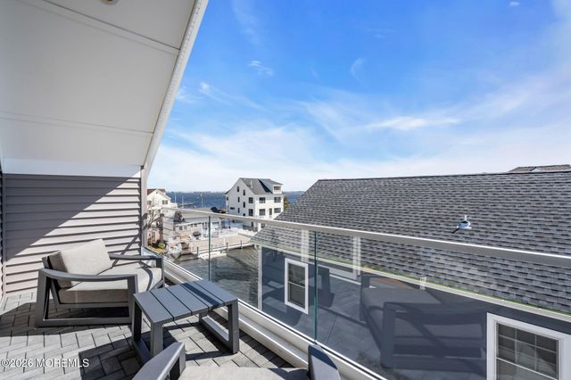 30 Wilkins Road, Toms River, NJ 08753