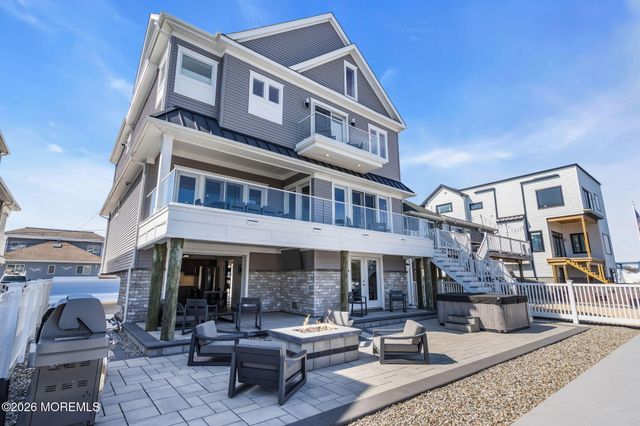 30 Wilkins Road, Toms River, NJ 08753