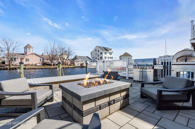 30 Wilkins Road, Toms River, NJ 08753