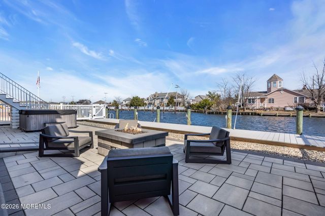 30 Wilkins Road, Toms River, NJ 08753