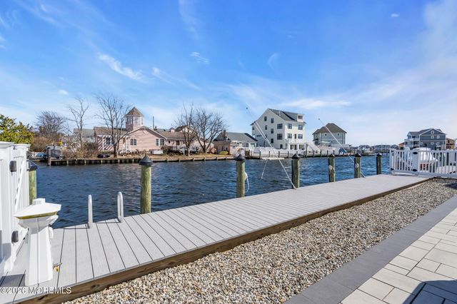 30 Wilkins Road, Toms River, NJ 08753