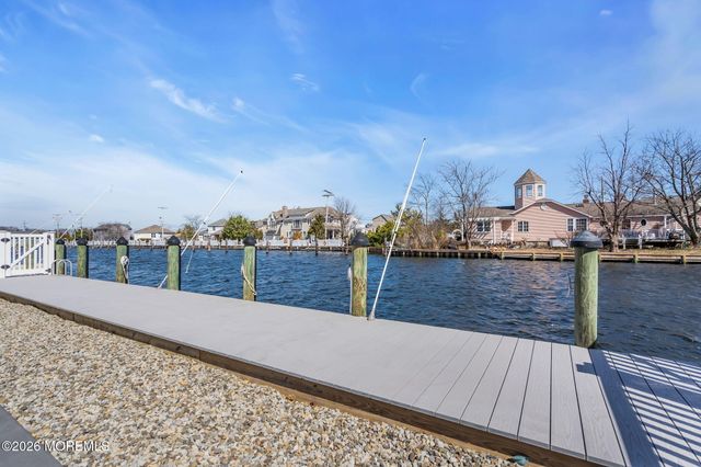 30 Wilkins Road, Toms River, NJ 08753