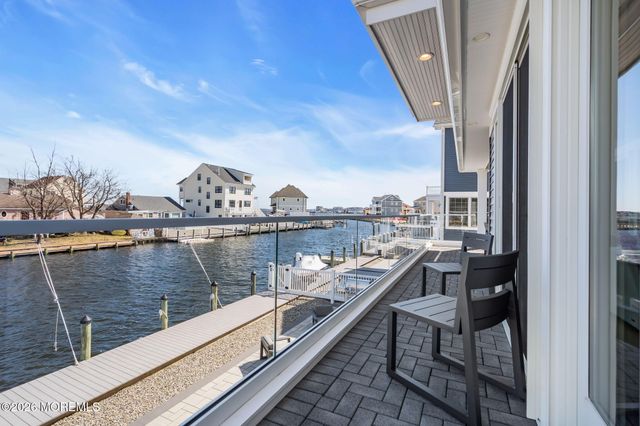 30 Wilkins Road, Toms River, NJ 08753