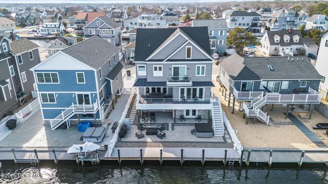 30 Wilkins Road, Toms River, NJ 08753