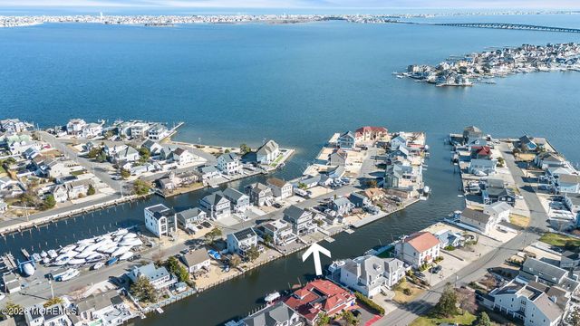 30 Wilkins Road, Toms River, NJ 08753