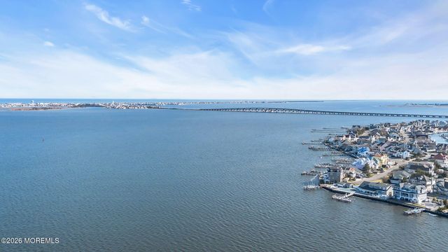 30 Wilkins Road, Toms River, NJ 08753