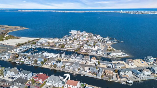 30 Wilkins Road, Toms River, NJ 08753