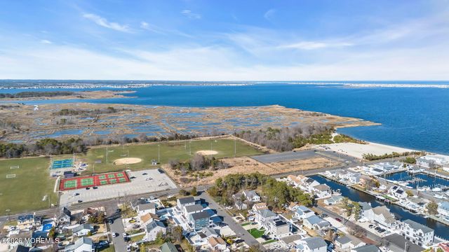 30 Wilkins Road, Toms River, NJ 08753