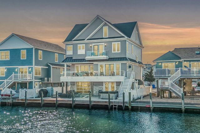 30 Wilkins Road, Toms River, NJ 08753