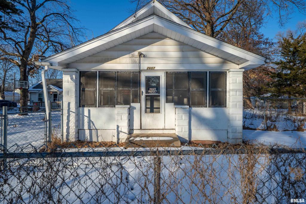 2607 W HUMBOLDT Stravenue, Peoria, IL 61605