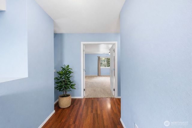 1062 NW Redwing Drive, Oak Harbor, WA 98277