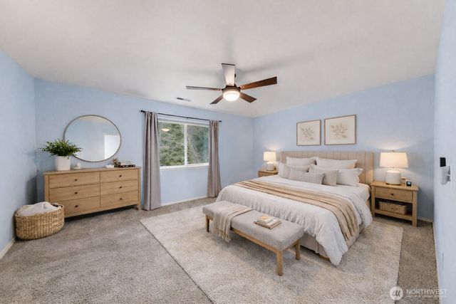 1062 NW Redwing Drive, Oak Harbor, WA 98277