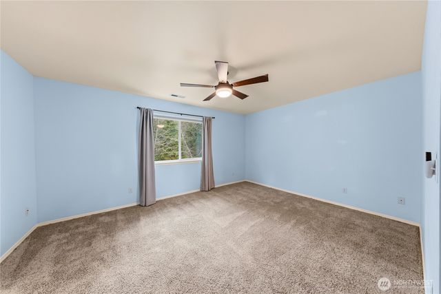 1062 NW Redwing Drive, Oak Harbor, WA 98277