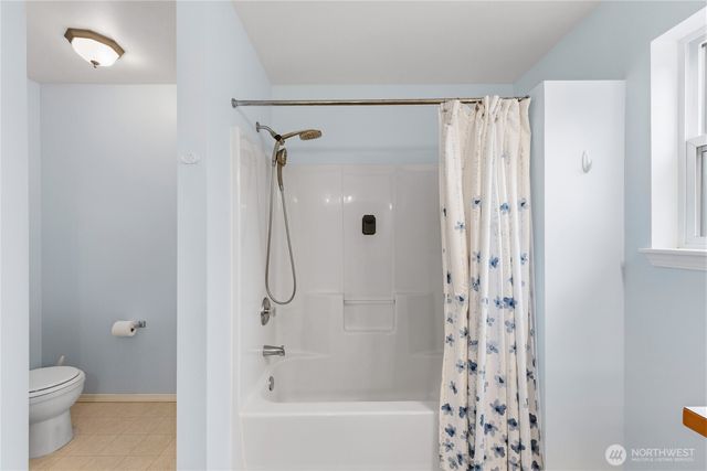 1062 NW Redwing Drive, Oak Harbor, WA 98277