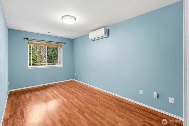 1062 NW Redwing Drive, Oak Harbor, WA 98277