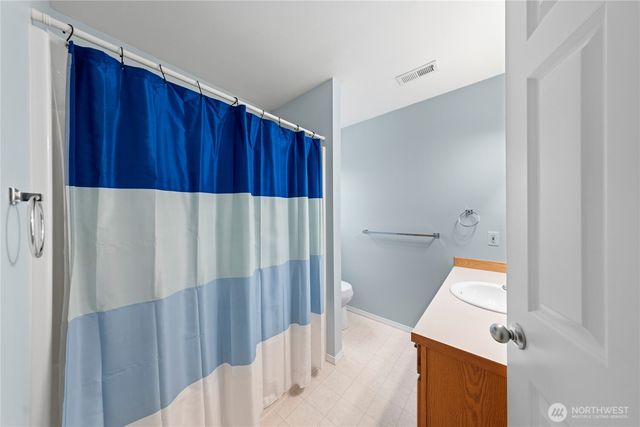 1062 NW Redwing Drive, Oak Harbor, WA 98277