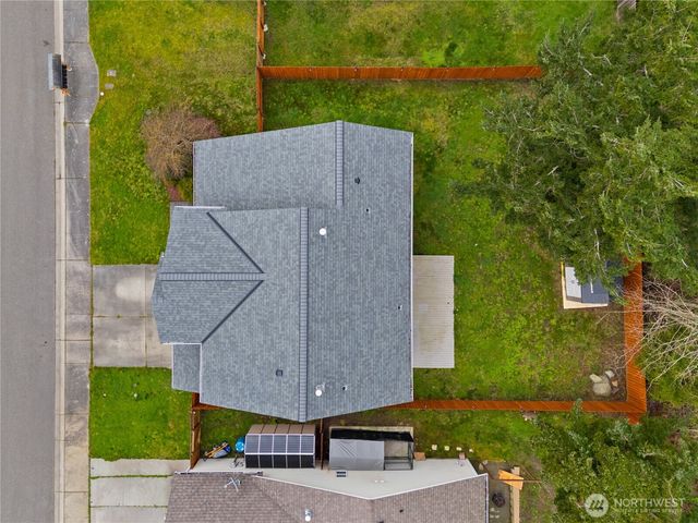 1062 NW Redwing Drive, Oak Harbor, WA 98277