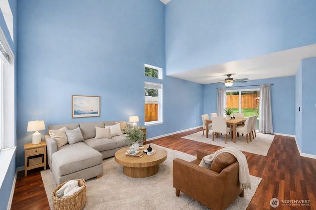 1062 NW Redwing Drive, Oak Harbor, WA 98277