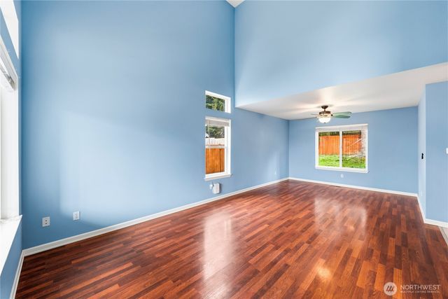 1062 NW Redwing Drive, Oak Harbor, WA 98277