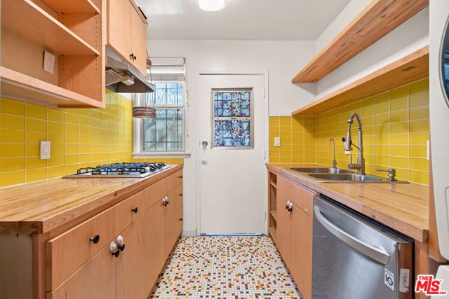 5605 Clemson Street, Los Angeles, CA 90016