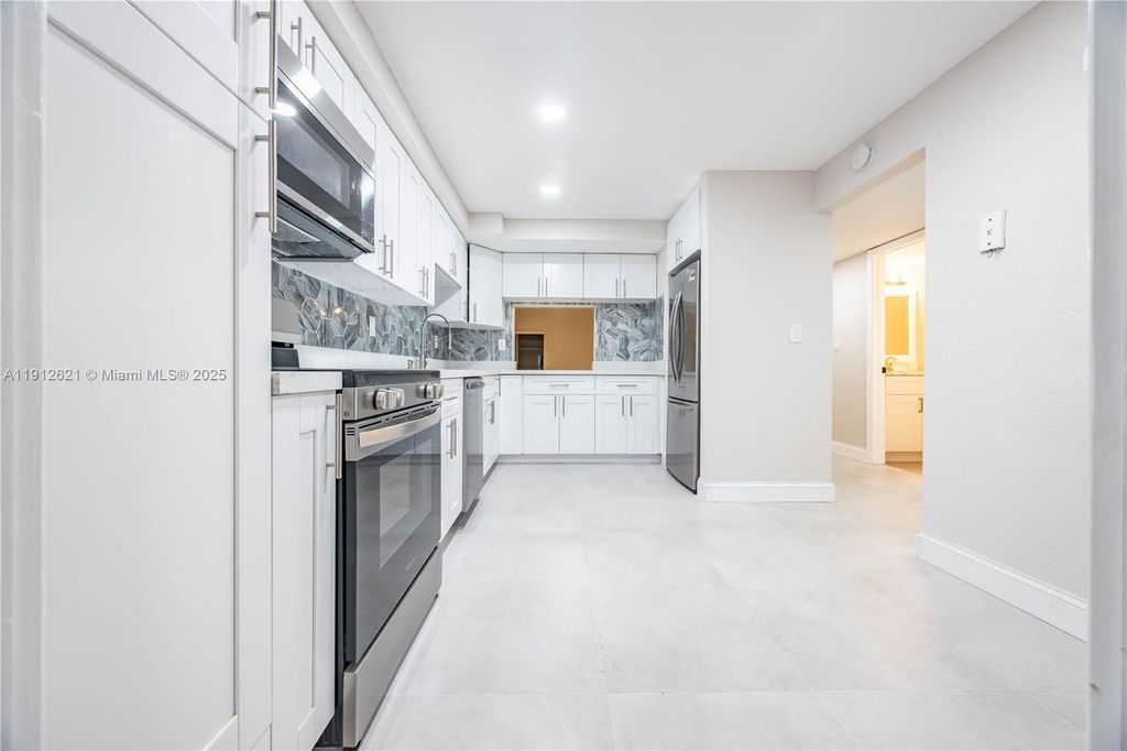 6563 Racquet Club Dr 124, Lauderhill, FL 33319