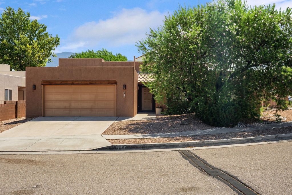 9100 Silverwood Drive NE, Albuquerque, NM 87113
