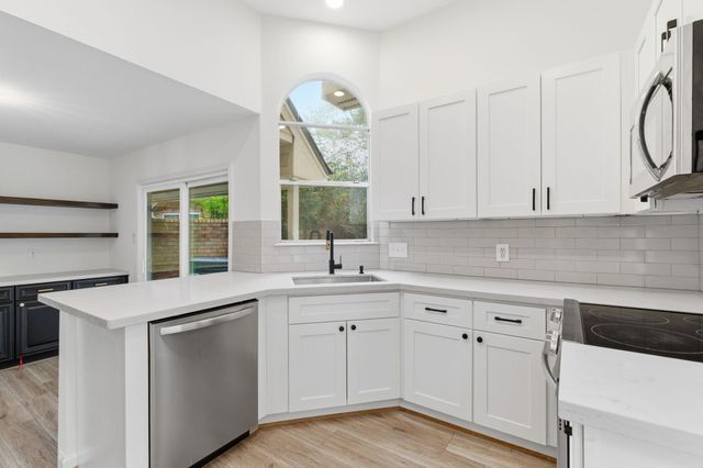 23 Cedar Chase Place, The Woodlands, TX 77381