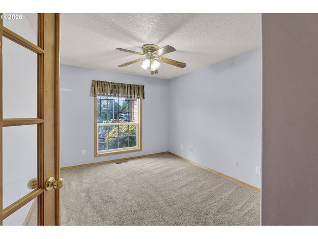 12405 COMINGER Dr, Oregon City, OR 97045