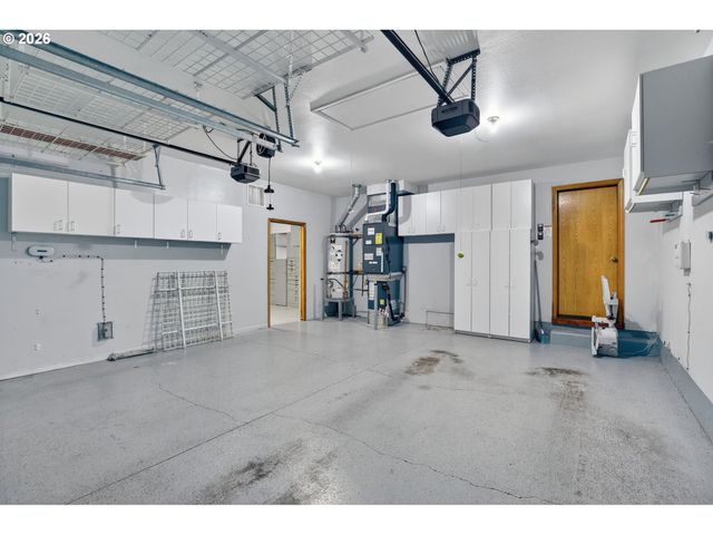 12405 COMINGER Dr, Oregon City, OR 97045