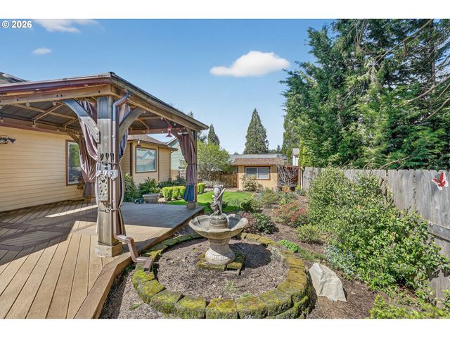 12405 COMINGER Dr, Oregon City, OR 97045