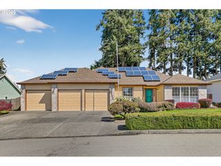 12405 COMINGER Dr, Oregon City, OR 97045