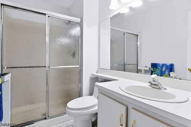 90 Edward Dr, Franklin Twp., NJ 08823